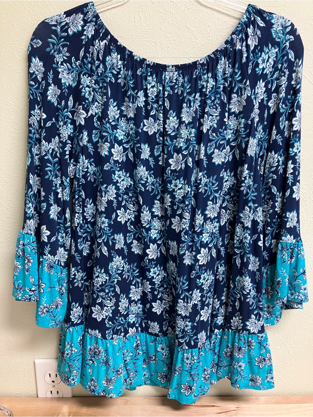 Como Vintage Navy Floral Tunic with Teal Contrast Hem - Picture 2 of 14